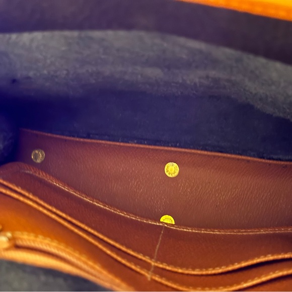 Dooney and Bourke R207 Lockhart Shopper - Picture 6 of 13